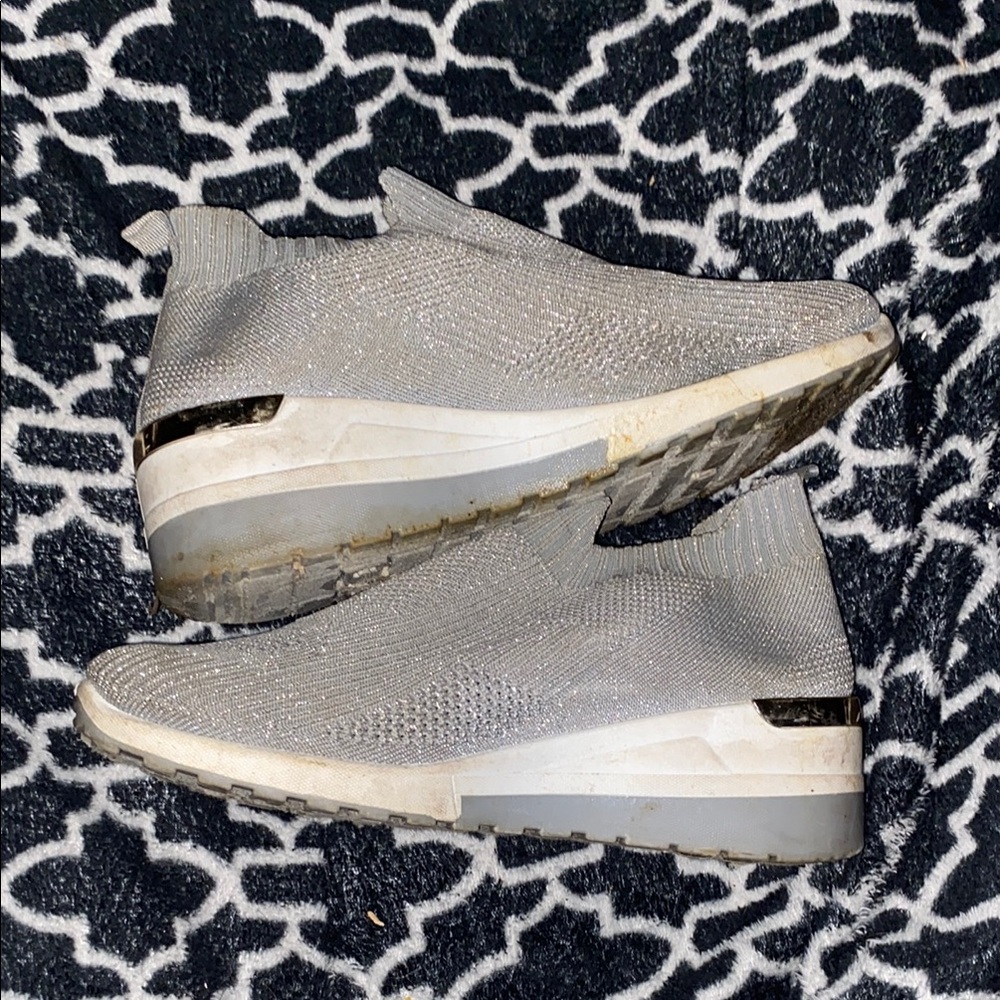 Women's Silver Slip-On Sneakers(used)